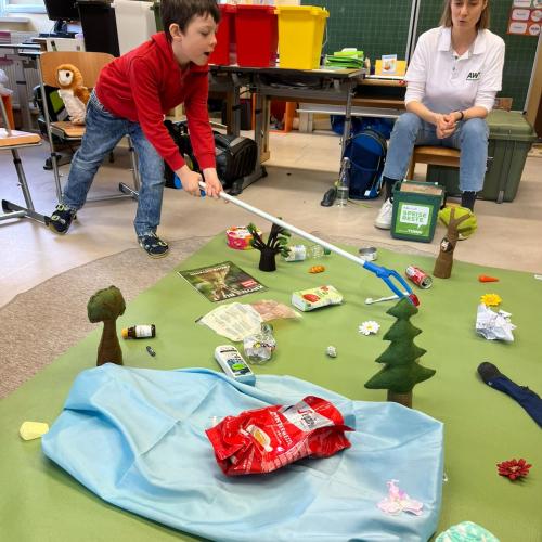 Müll entfernen und Tiere retten